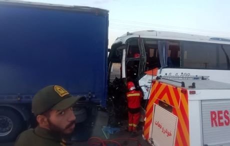 یک فوتی و ده‌ها مصدوم در تصادف اتوبوس تهران-مشهد