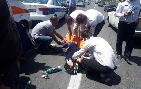 ۲۲ نفر در واژگونی مینی بوس در جاده قدیم هشتگر مصدوم شدند