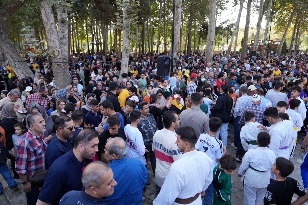 همایش بزرگ پیاده روی خانوادگی شهرستان مهاباد