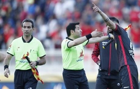 ادعای جنجالی تراکتور: نفوذی‌های پرسپولیس سنگ پرتاب کردند