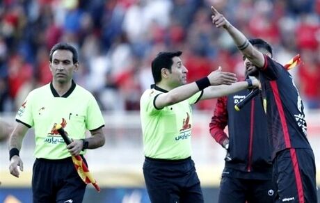 ادعای جنجالی تراکتور: نفوذی‌های پرسپولیس سنگ پرتاب کردند