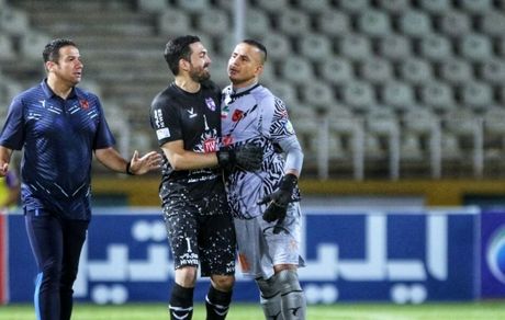 جریمه علیرضا حقیقی و محمد طیبی در لیگ برتر فوتبال