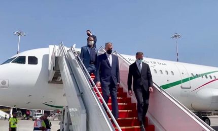 وزیر خارجه برای گفت‌وگو با مقامات چینی وارد پکن شد