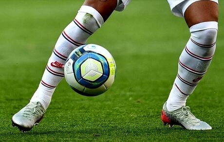 سه تیم پرطرفدار استقلال، پرسپولیس و تراکتور از جذب خارجی‌ها محرومند