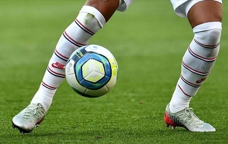 سه تیم پرطرفدار استقلال، پرسپولیس و تراکتور از جذب خارجی‌ها محرومند