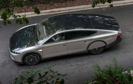 استارتاپ هلندی، اولین خودروی خورشیدی را می‌سازد