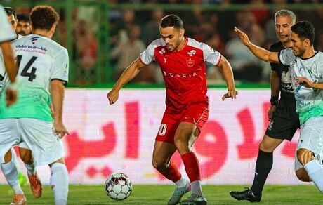 پرسپولیس با شکست ذوب آهن به رده دوم لیگ برتر صعود کرد