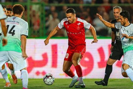 پرسپولیس با شکست ذوب آهن به رده دوم لیگ برتر صعود کرد