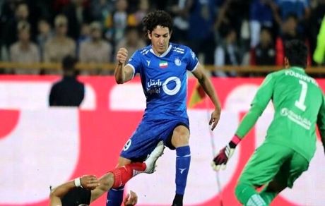 استقلال، مطالبات بازیکن خارجی‌اش را داد