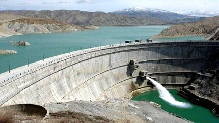 ذخیره آب سدهای کشور ۱۰ درصد کاهش یافته است