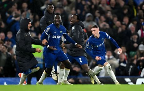 لیورپول دوباره صدرنشین شد / بازی دیوانه‌وار را چلسی از منچستر برد