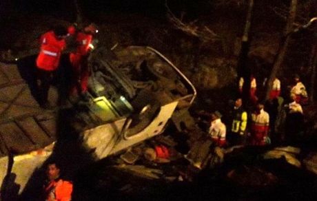۱۹ نفر در واژگونی اتوبوس در جاده سوادکوه جان باختند