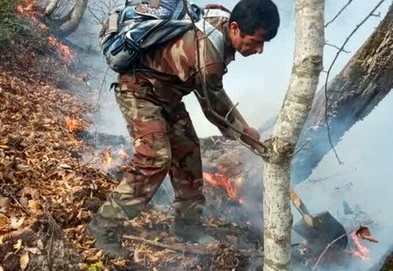 مهار آتش سوزی جنگل‌های مینودشت و آزادشهر استان گلستان