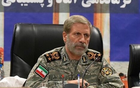 فرمانده کل ارتش: به وعده‌های الهی اعتماد داریم / دشمن دوباره اشتباه کند پاسخ کوبنده می‌دهیم