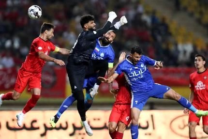 کاپیتان استقلال، یک ماه دور از میادین