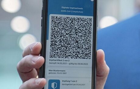 ورود به برخی اماکن عمومی در ایتالیا منوط به ارائه کارت واکسیناسیون کرونا