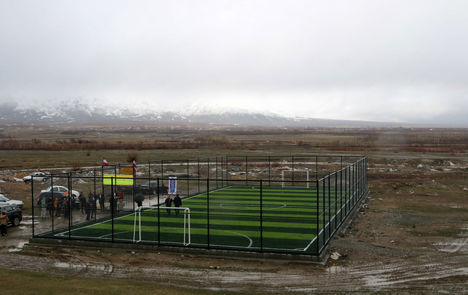 افتتاح زمین چمن مصنوعی فوتبال در روستاهای نقطه صفر مرزی