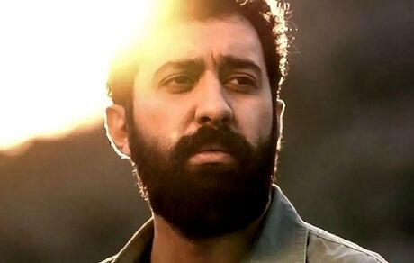 خواننده معروف به حبس تعزیری و شلاق محکوم شد