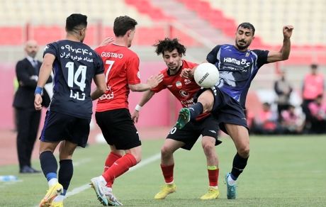 تراکتور مقابل پیکان مساوی کرد