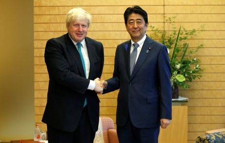 نخست‌وزیران انگلیس و ژاپن پس از سفر روحانی گفت وگو کردند