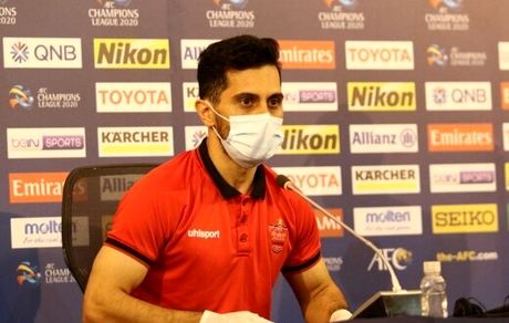 گل‌محمدی کاپیتان پرسپولیس را کنار گذاشت