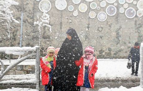 مدارس ابتدایی شهر تهران و مدارس متوسطه اول مناطق یک تا ۵ در روز دوشنبه تعطیل شد