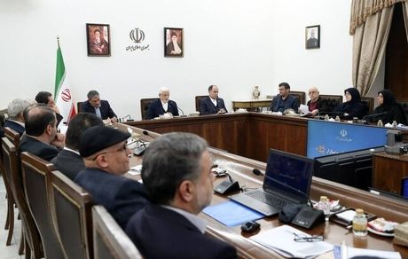 عارف: دولت از اقتدار قانونی برای برخورد با گرانی و افزایش قیمت بدون هماهنگی استفاده خواهدکرد