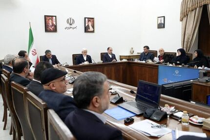 عارف: دولت از اقتدار قانونی برای برخورد با گرانی و افزایش قیمت بدون هماهنگی استفاده خواهدکرد