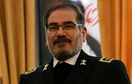 شمخانی روز معلم و روز کارگر را به این «دو رکن اصیل جامعه ایرانی» تبریک گفت