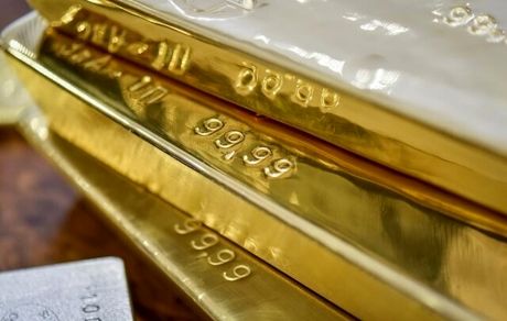 اولین حراج حضوری شمش طلا در قالب رفع تعهد ارزی در مرکز مبادله ارز و طلا انجام شد