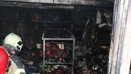 آتش سوزی در کارخانه لوازم آرایشی ماهدشت /  انتقال ۱۱ مصدوم به بیمارستان