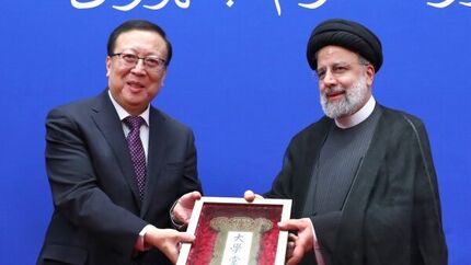 رئیس جمهور استاد افتخاری دانشگاه پکن شد