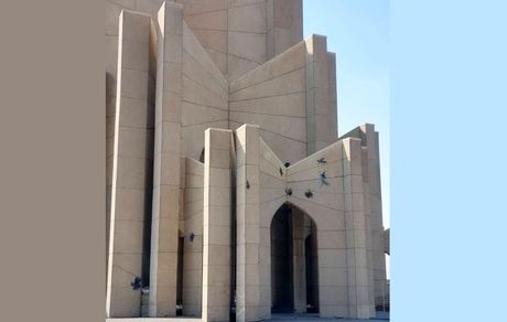 مقبره الشعرا تبریز هم به اماکن دیدنی آسیب دیده در چهارشنبه سوری پیوست