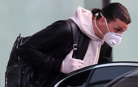 تست کرونای زلاتان مثبت شد