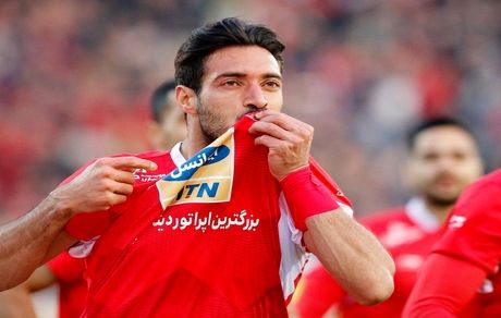 خلیل زاده در پرسپولیس می‌ماند