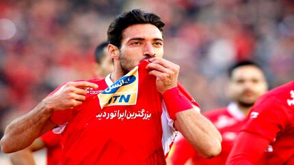 خلیل زاده در پرسپولیس می‌ماند