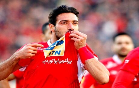 خلیل زاده در پرسپولیس می‌ماند