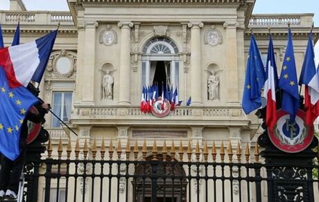 فرانسه به اتباع خود: ایران را ترک کنید