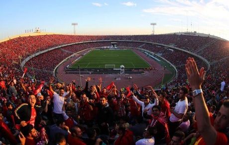 عروسی، استخر و سینما بروید، ورزشگاه نه!