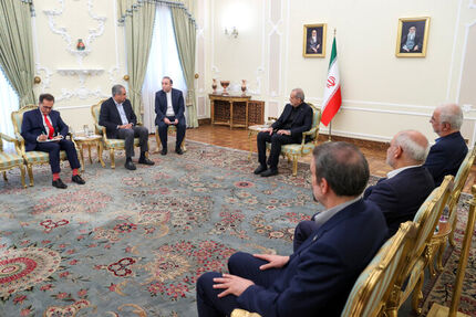پزشکیان: جمهوری اسلامی ایران آمادگی کامل برای تعمیق روابط و افزایش کارآمدی تعاملات دوجانبه با پاکستان را دارد
