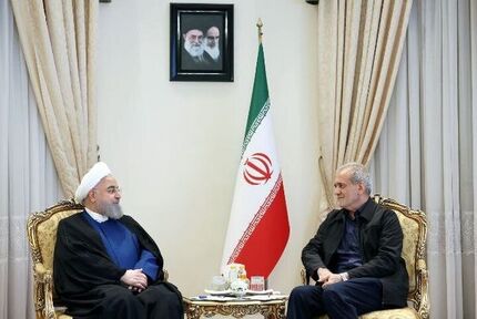 حسن روحانی با رئیس جمهور جدید دیدار کرد