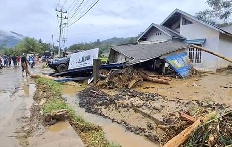 هفت کشته بر اثر سیل و رانش زمین در اندونزی