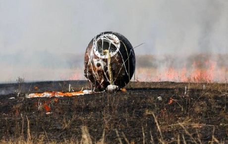 بازگشت کاوشگر روسی حامل ۷۵ موش و ۱۵۰۰ مگس از فضا