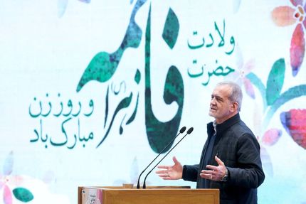 رئیس جمهور: باید به حقوق افراد مستقل از جنسیت‌ها احترام گذاشت / اگر نسل جدید حق می گوید حق با آن است