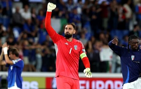 گلر منچسترسیتی بهترین دروازه بان جهان شد