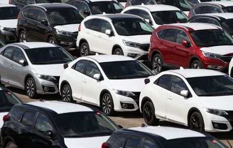 ۷۶۸  خودروی وارداتی در جریان ترخیص است