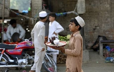دولت پاکستان از مردم این کشور خواست کمتر چای بنوشند