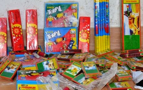 کشف ۱۰۴ هزار عدد مواد محترقه در استان همدان