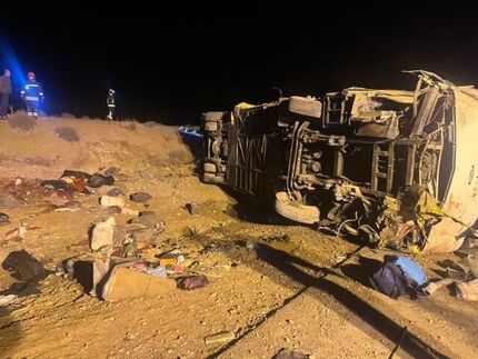 جان باختن ۱۰ نفر براثر واژگونی یک دستگاه اتوبوس مسافربری در استان اصفهان