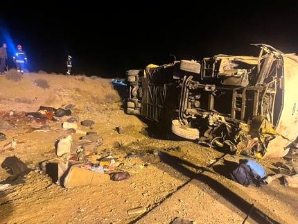 جان باختن ۱۰ نفر براثر واژگونی یک دستگاه اتوبوس مسافربری در استان اصفهان